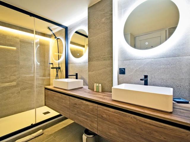 Family chalet for 12 with jacuzzi and ski-in/ski-out FR-1-613B-40 - Les Menuires Bruyères