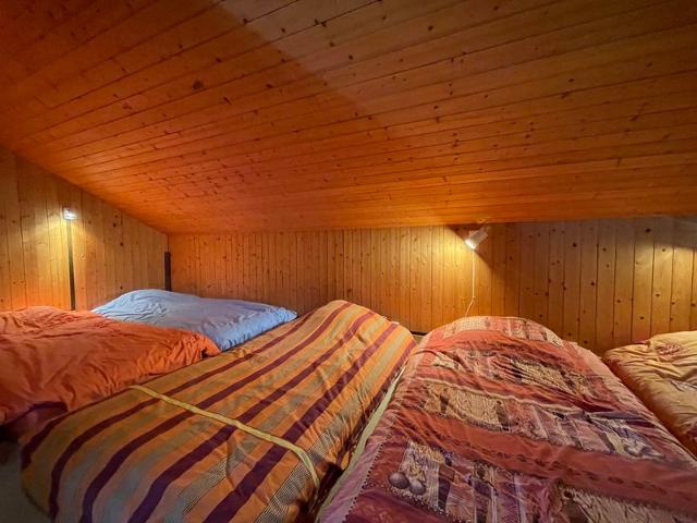 Charming Chalet with Garden and Fireplace Near Vercland Gondola in Samoëns FR-1-624-134 - Samoëns