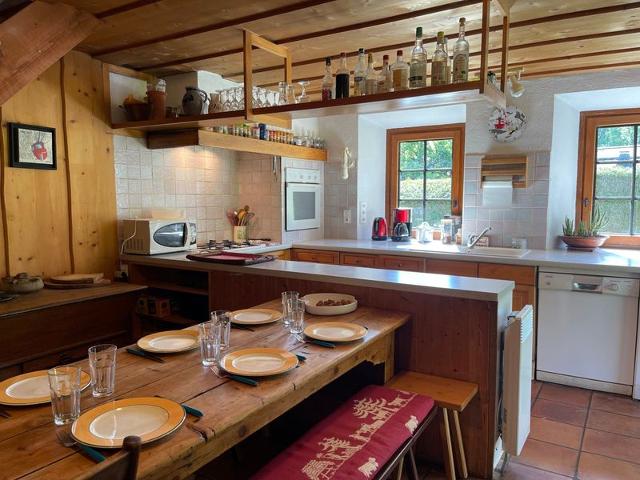 Charming Chalet with Garden and Fireplace Near Vercland Gondola in Samoëns FR-1-624-134 - Samoëns