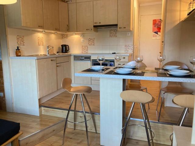 Central Apartment - 2 Bedrooms, 4/5 People, Ski-In/Ski-Out, Balconies, Fully Equipped Kitchen FR-1-634-88 - Avoriaz