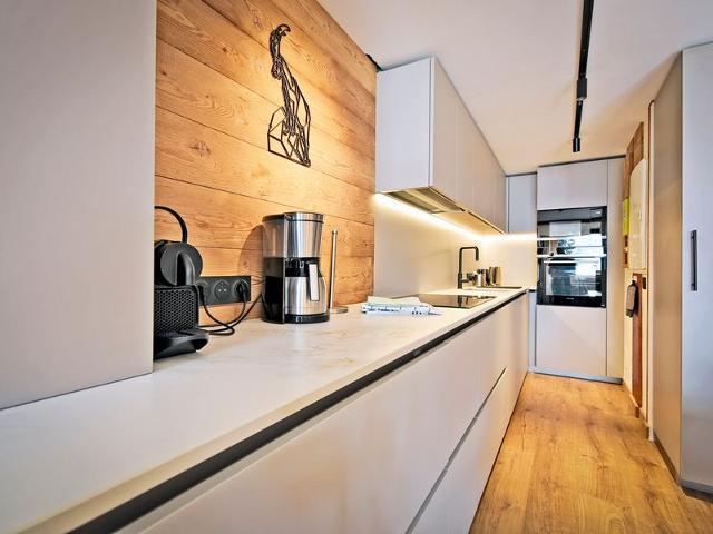 Renovated family chalet with jacuzzi, ski-in, ski room FR-1-613B-42 - Les Menuires Bruyères