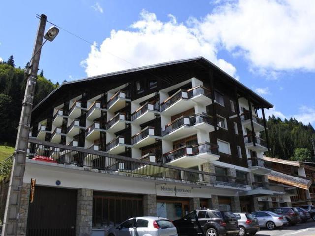 Ski-in/studio, sunny with balcony and Wi-Fi in Morzine FR-1-679-5 - Morzine