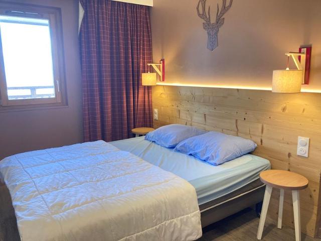 Spacious 2-Bed Ski-In/Ski-Out Apartment with Modern Amenities in Vibrant Morzine Location FR-1-634-92 - Avoriaz