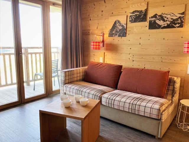 Spacious 2-Bed Ski-In/Ski-Out Apartment with Modern Amenities in Vibrant Morzine Location FR-1-634-92 - Avoriaz