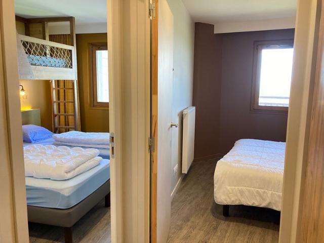 Spacious 2-Bed Ski-In/Ski-Out Apartment with Modern Amenities in Vibrant Morzine Location FR-1-634-92 - Avoriaz