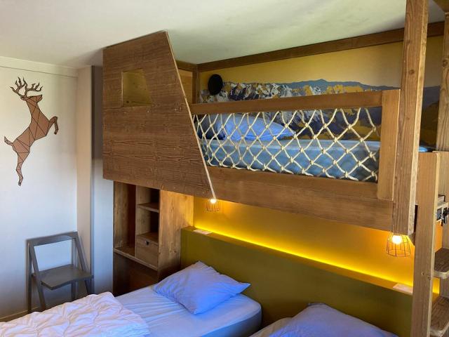 Spacious 2-Bed Ski-In/Ski-Out Apartment with Modern Amenities in Vibrant Morzine Location FR-1-634-92 - Avoriaz