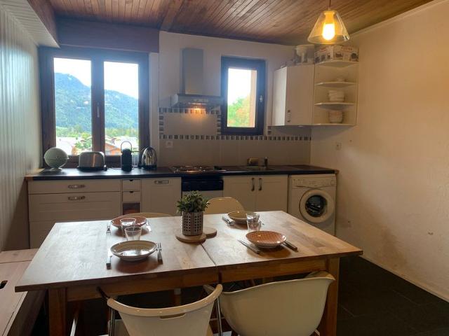 Cozy apartment near slopes with balcony and parking - Sleeps 6 FR-1-679-7 - Morzine