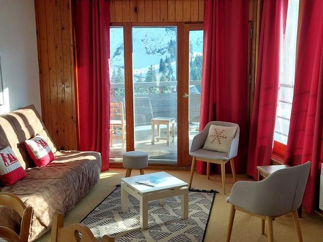 Spacious apartment for 6 in old Avoriaz, fireplace and ski locker FR-1-759-11 - Avoriaz