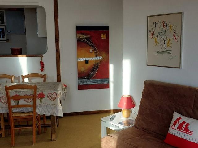 Spacious apartment for 6 in old Avoriaz, fireplace and ski locker FR-1-759-11 - Avoriaz