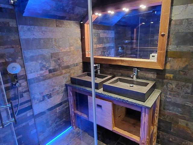 Charming Renovated Studio for 4 with Ski-In/Ski-Out Access in Morzine FR-1-759-42 - Avoriaz