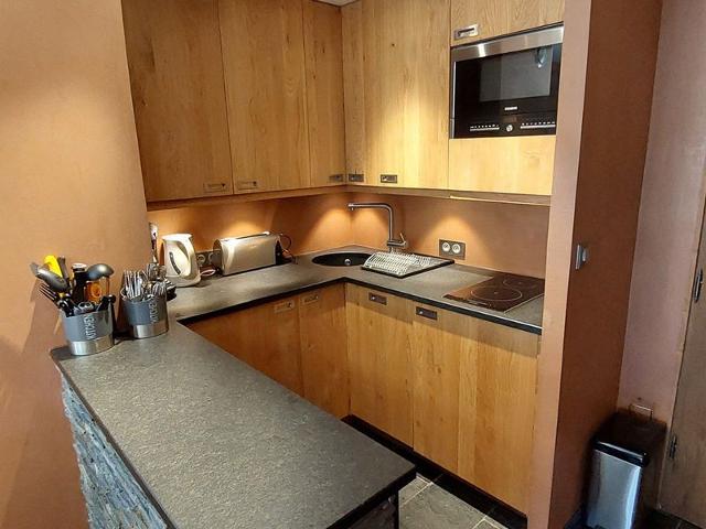 Charming Renovated Studio for 4 with Ski-In/Ski-Out Access in Morzine FR-1-759-42 - Avoriaz