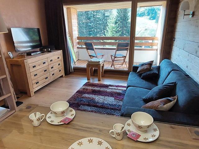 Charming Renovated Studio for 4 with Ski-In/Ski-Out Access in Morzine FR-1-759-42 - Avoriaz