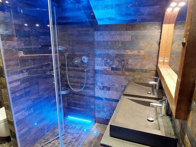Charming Renovated Studio for 4 with Ski-In/Ski-Out Access in Morzine FR-1-759-42 - Avoriaz