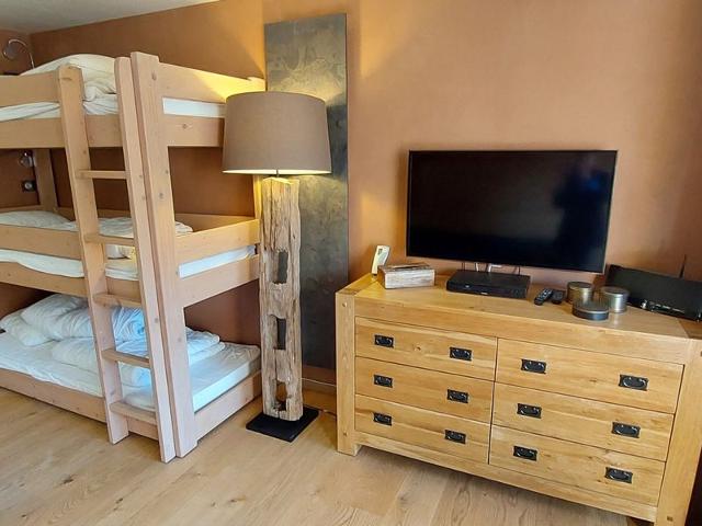 Charming Renovated Studio for 4 with Ski-In/Ski-Out Access in Morzine FR-1-759-42 - Avoriaz