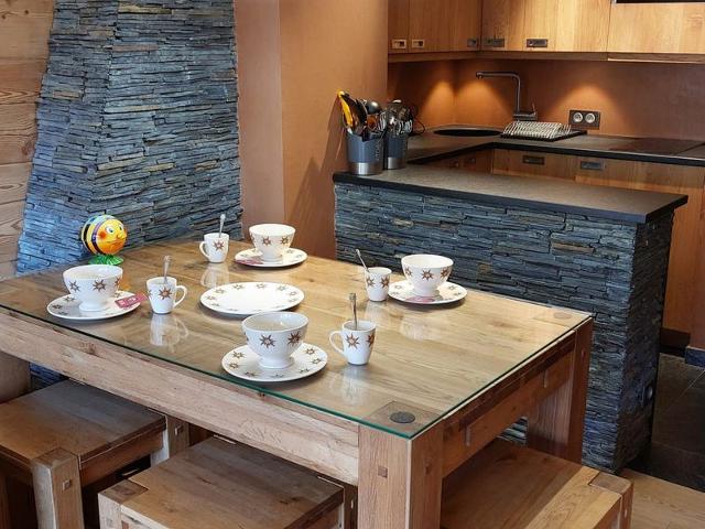 Charming Renovated Studio for 4 with Ski-In/Ski-Out Access in Morzine FR-1-759-42 - Avoriaz
