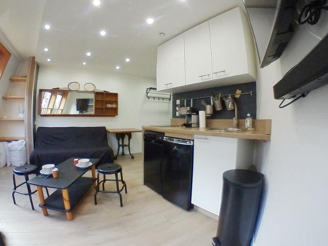 Charming Renovated Studio in Heart of Morzine for 3/4 People FR-1-759-44 - Avoriaz