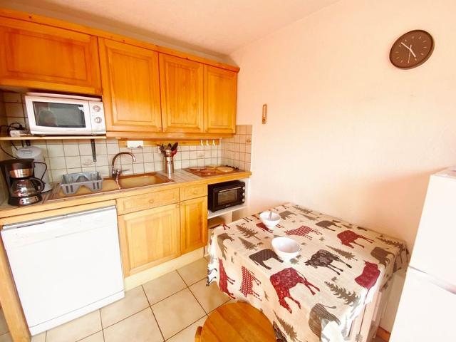 Cozy Apartment Near Ski Lift in Morillon – Sleeps 6, Great Location! FR-1-412-88 - Morillon Village