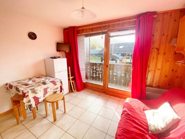 Cozy Apartment Near Ski Lift in Morillon – Sleeps 6, Great Location! FR-1-412-88 - Morillon Village