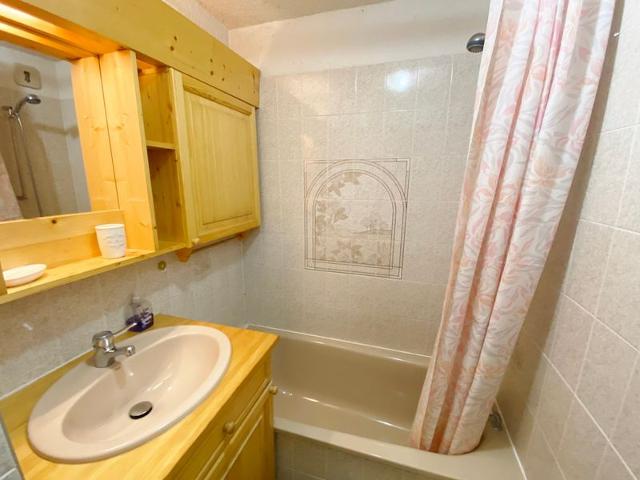 Cozy Apartment Near Ski Lift in Morillon – Sleeps 6, Great Location! FR-1-412-88 - Morillon Village