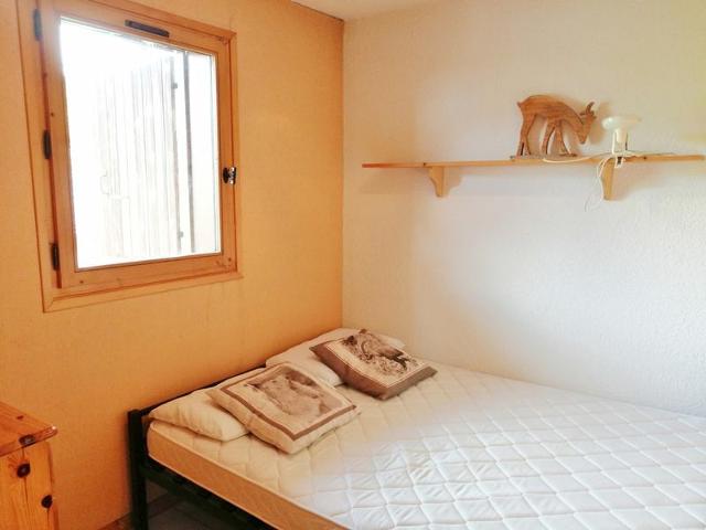 Cozy Apartment Near Ski Lift in Morillon – Sleeps 6, Great Location! FR-1-412-88 - Morillon Village