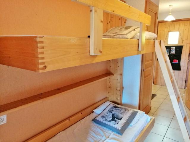 Cozy Apartment Near Ski Lift in Morillon – Sleeps 6, Great Location! FR-1-412-88 - Morillon Village