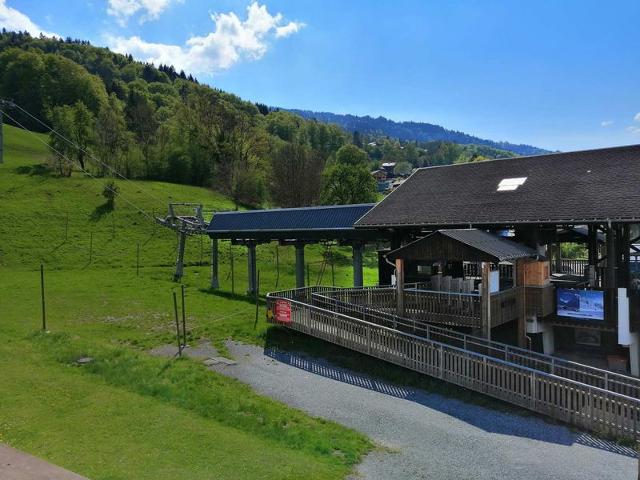 Cozy Apartment Near Ski Lift in Morillon – Sleeps 6, Great Location! FR-1-412-88 - Morillon Village