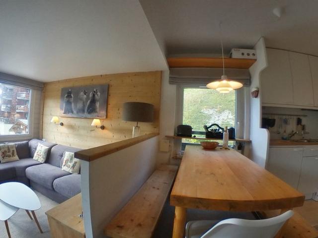 Stunning Apartment for 7, Ski-in/Ski-out, Sunny Balcony, Morzine FR-1-759-16 - Avoriaz