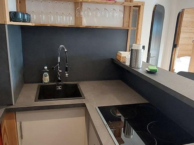 Apartment for 4 on Promenade des Ardoisières, Ski-in/Ski-out Access FR-1-759-10 - Avoriaz