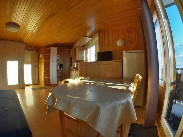 Spacious Apartment for 5 in the Heart of Morzine with Ski-In/Ski-Out Access and Balcony Views FR-1-759-12 - Avoriaz
