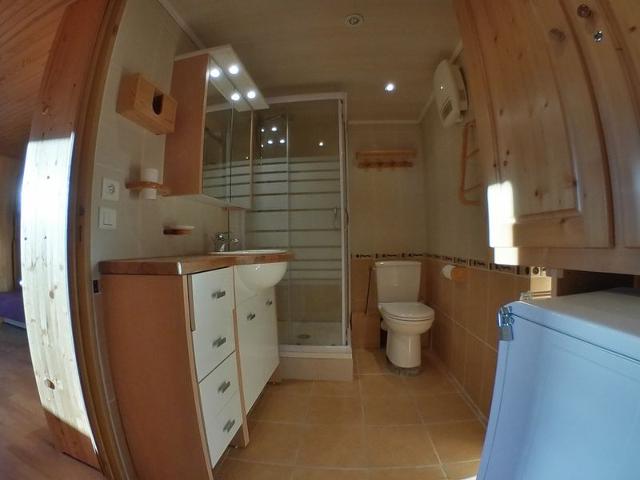 Spacious Apartment for 5 in the Heart of Morzine with Ski-In/Ski-Out Access and Balcony Views FR-1-759-12 - Avoriaz