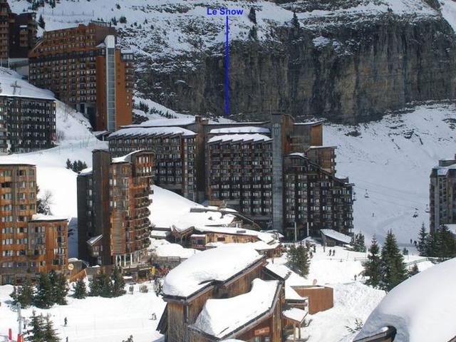 Spacious Apartment for 5 in the Heart of Morzine with Ski-In/Ski-Out Access and Balcony Views FR-1-759-12 - Avoriaz