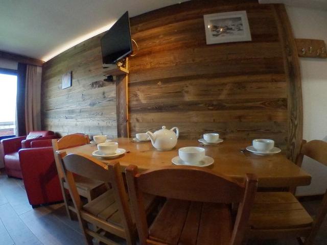 Charming 2BR Cabin for 6 with Wifi in Avoriaz, ski-in/ski-out FR-1-759-25 - Avoriaz
