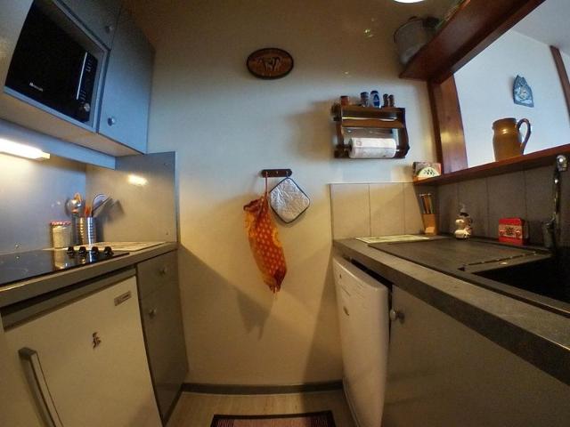 Cosy 2-Room Apartment for 4 with Balcony, Ski-in/Ski-out Access, Near Ski School and Shops FR-1-759-36 - Avoriaz