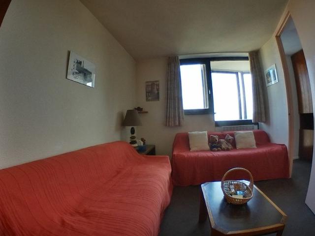 Cosy 2-Room Apartment for 4 with Balcony, Ski-in/Ski-out Access, Near Ski School and Shops FR-1-759-36 - Avoriaz