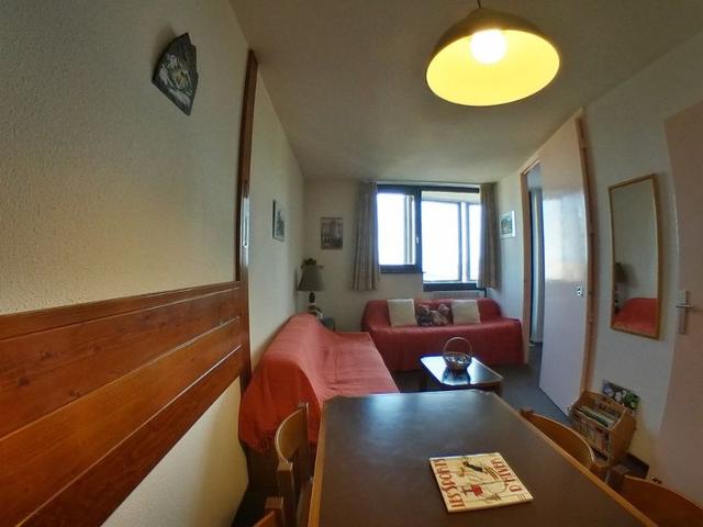 Cosy 2-Room Apartment for 4 with Balcony, Ski-in/Ski-out Access, Near Ski School and Shops FR-1-759-36 - Avoriaz