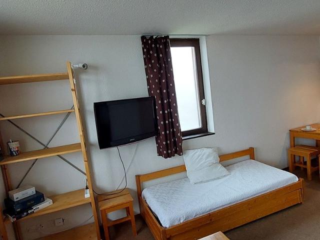 Central Apartment for 4, Ski-in/Ski-out, Balcony, Near Shops & ESF, Morzine FR-1-759-35 - Avoriaz