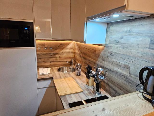 Renovated 6 pax apartment in downtown with balcony and WiFi FR-1-759-38 - Avoriaz