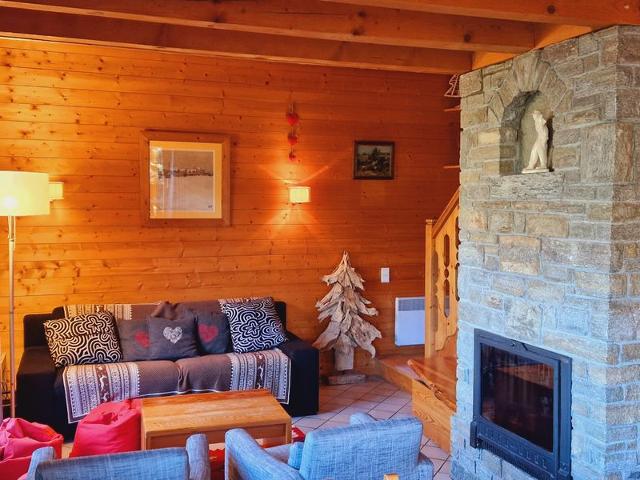Chalet in Montalbert: 3 Bedrooms, Mezzanine, Fireplace, Equipped Kitchen, Parking FR-1-755-7 - Plagne Montalbert