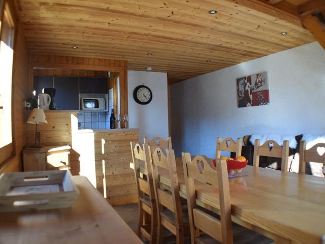 3-bedroom apartment with balcony and parking near slopes - 6 people Le Grand-Bornand FR-1-467-24 - Le Grand Bornand