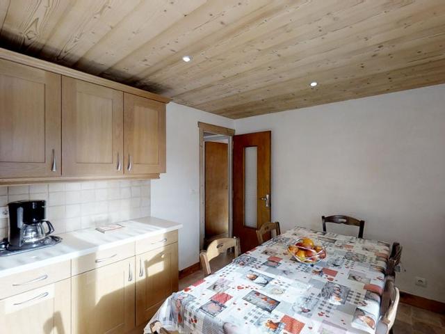 2-bedroom apartment with balcony and parking near slopes FR-1-467-47 - Le Grand Bornand