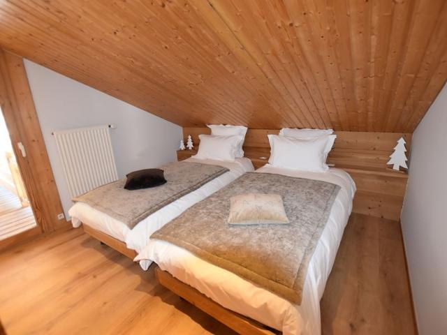 Luxury Chalet with Ski-In/Ski-Out, Sauna & Outdoor Jacuzzi at Le Grand-Bornand FR-1-467-68 - Le Grand Bornand