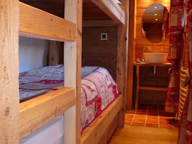 Charming Mountain Retreat: Cozy 6-Person Apartment with Sauna, Wood Stove, and Terrace FR-1-467-87 - Le Grand Bornand