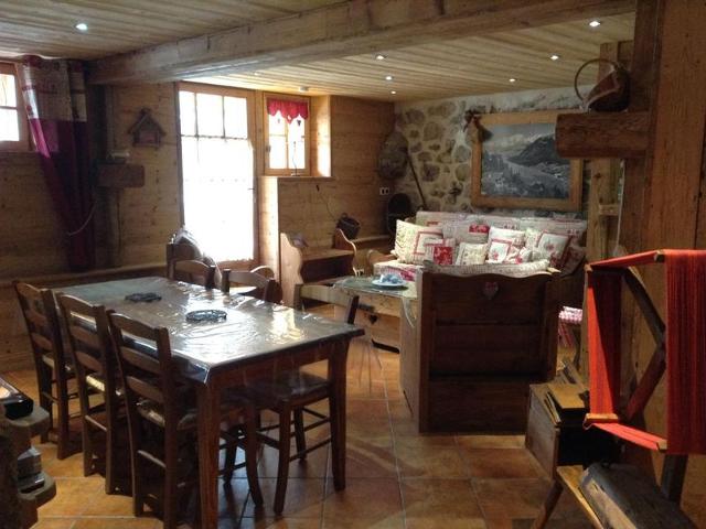 Charming Mountain Retreat: Cozy 6-Person Apartment with Sauna, Wood Stove, and Terrace FR-1-467-87 - Le Grand Bornand