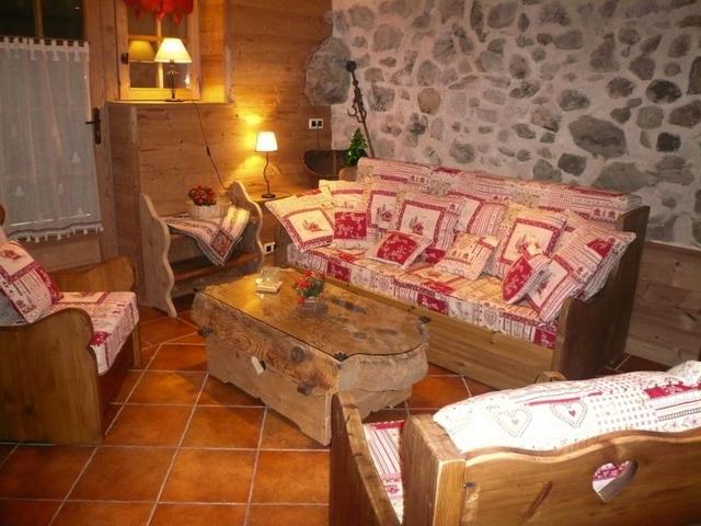 Charming Mountain Retreat: Cozy 6-Person Apartment with Sauna, Wood Stove, and Terrace FR-1-467-87 - Le Grand Bornand