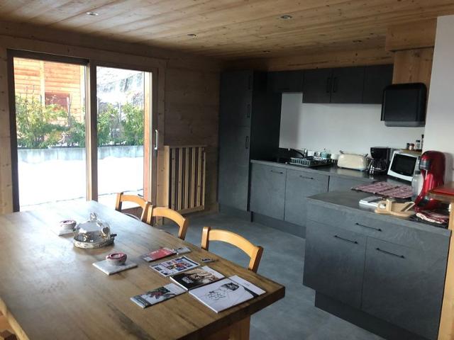 Modern 3-bedroom apartment with balcony near slopes, parking and garage FR-1-467-53 - Le Grand Bornand