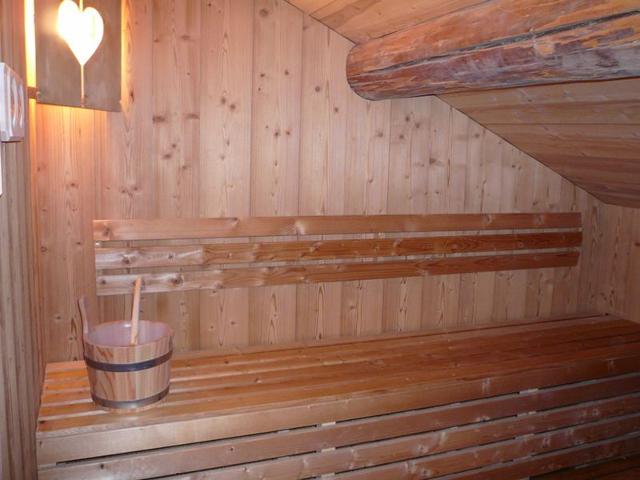 Spacious 160m² Apt for 12 with Jacuzzi, Sauna, Terrace, Garden, 300m from Village Center FR-1-467-89 - Le Grand Bornand