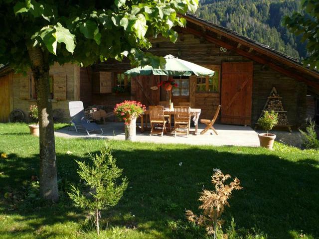Spacious 160m² Apt for 12 with Jacuzzi, Sauna, Terrace, Garden, 300m from Village Center FR-1-467-89 - Le Grand Bornand