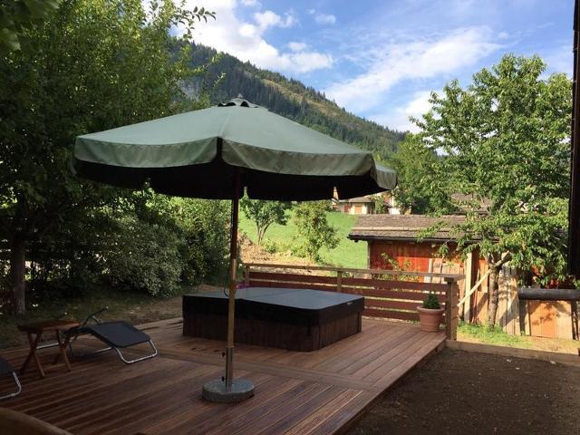Spacious 160m² Apt for 12 with Jacuzzi, Sauna, Terrace, Garden, 300m from Village Center FR-1-467-89 - Le Grand Bornand
