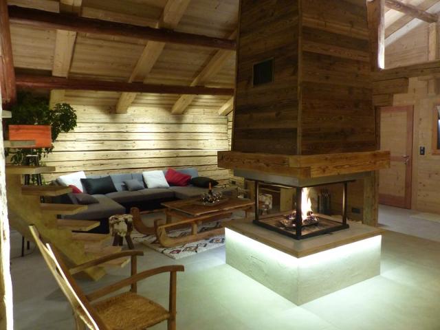 Stunning 4-Star Apartment: Mountain Views, Hot Tub, Near Ski Slopes, Sleeps 10 FR-1-467-100 - Le Grand Bornand