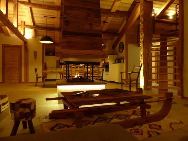 Stunning 4-Star Apartment: Mountain Views, Hot Tub, Near Ski Slopes, Sleeps 10 FR-1-467-100 - Le Grand Bornand